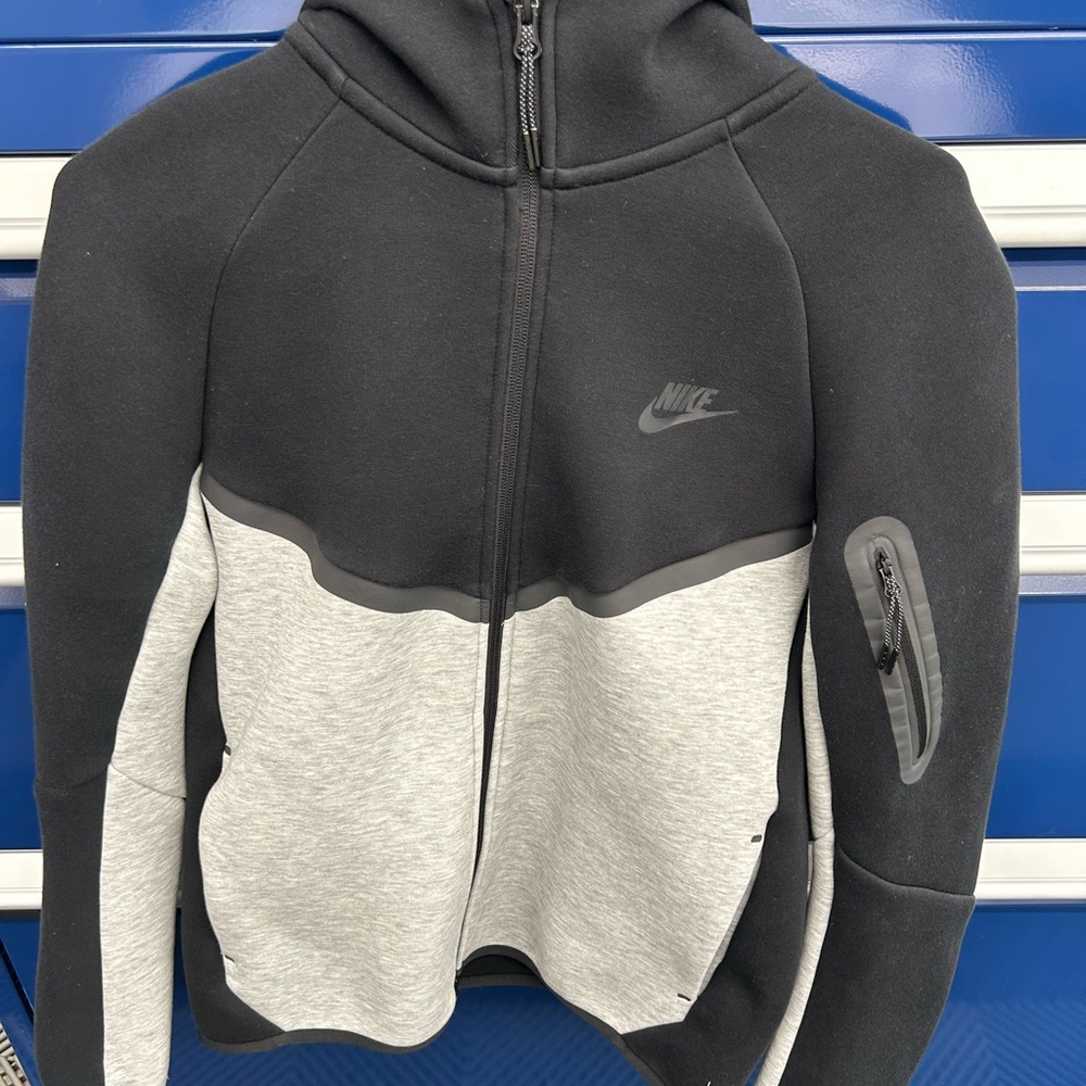 Nike Tech Fleece Full-Zip Hoodie